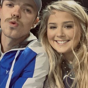 Meet your Posher, Kara